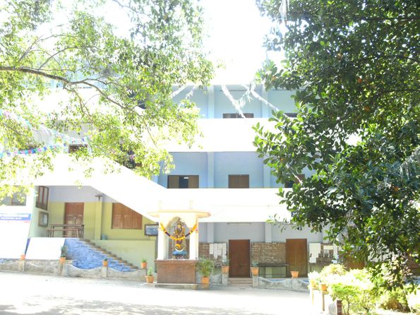 "Mammy Govaere" main block