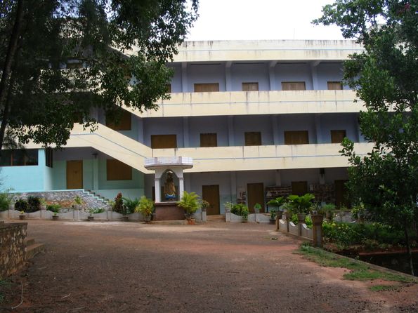 "Mammy Govaere" main block